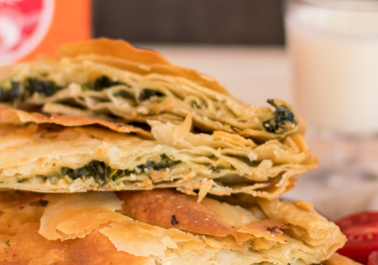 Ispanaklı El Açması Börek